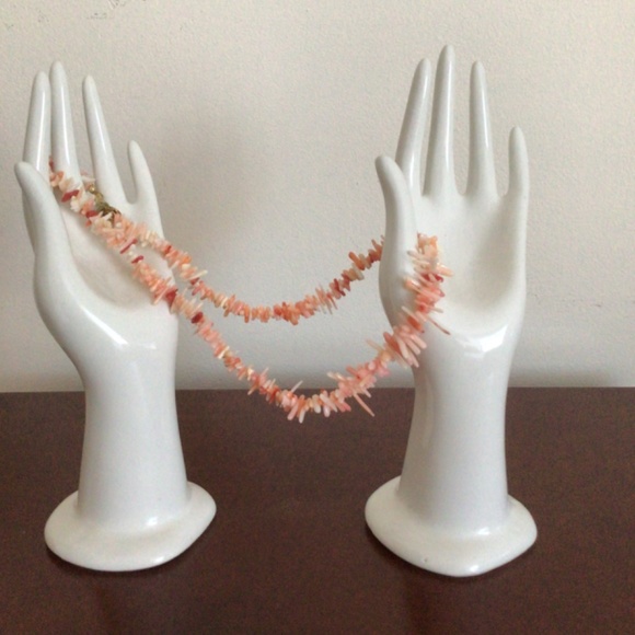Pink and white coral chip necklace - Picture 4 of 7